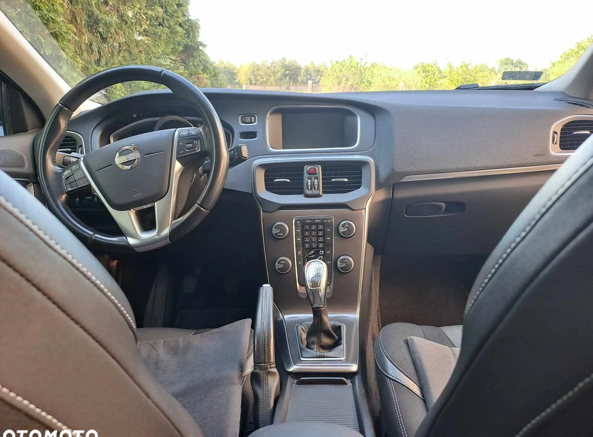 Volvo V40 cena 32000 przebieg: 176000, rok produkcji 2013 z Kępno małe 154